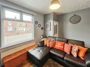 Lounge- click for photo gallery